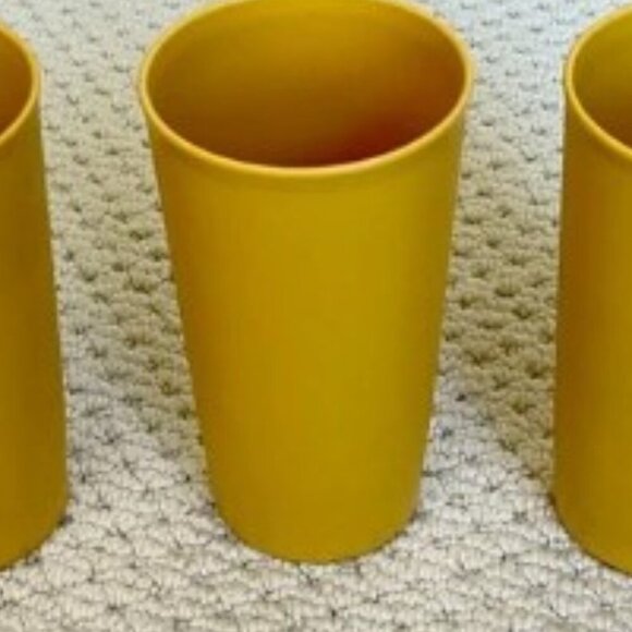 Tupperware Vintage Tupperware Set of 3 Yellow Tumblers Drinkware Perfect Cond. 3 - Picture 2 of 7